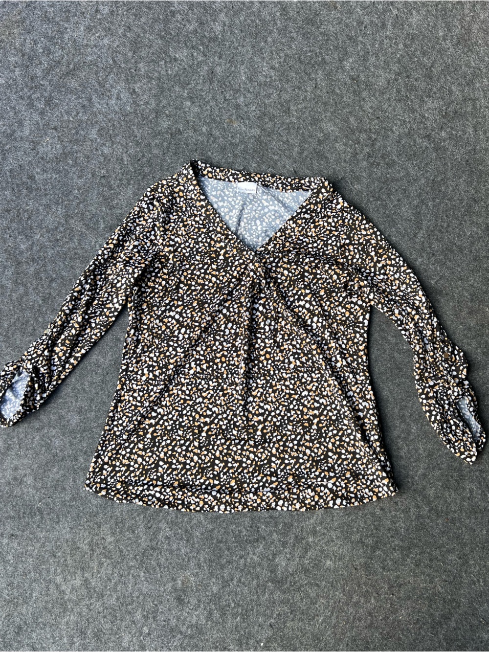 Kim Rogers Black and Cream Floral Twist-Front Long-Sleeve Top